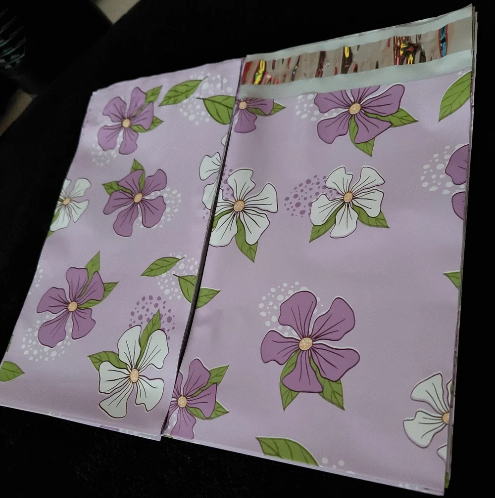 20ct. 6x9 Purple/White Flowers  Polymailers Random Thank You Cards/Stickers